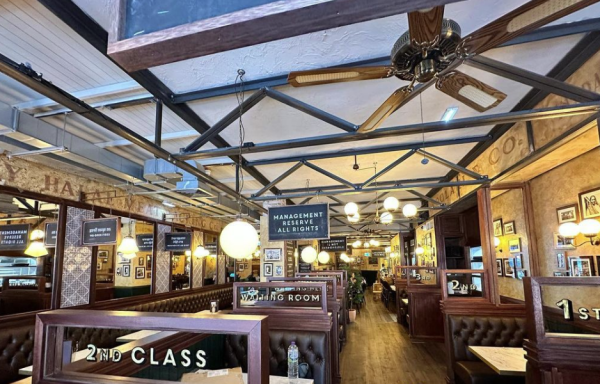 <span>Chaakoo Edinburgh</span><i>→</i>